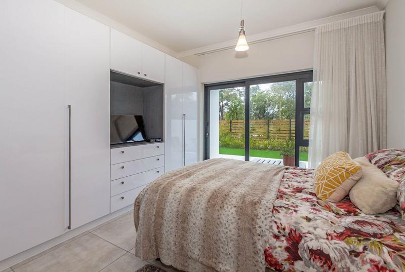 To Let 3 Bedroom Property for Rent in Paardevlei Western Cape